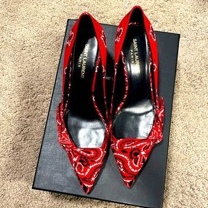 BEAND NEW - NEVER BEEN WORN!!!  THATS RIGHT …. NEW NEW NEW!!